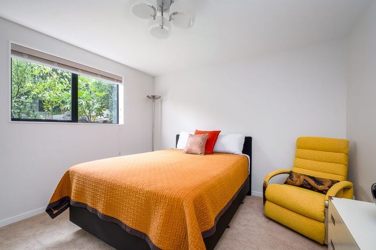 Photo of property in 11 Janice Place, Mount Pleasant, Christchurch, 8081