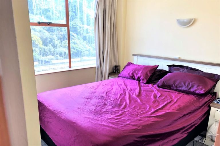 Photo of property in Terrace Tower Apartments, 126 The Terrace, Wellington Central, Wellington, 6011