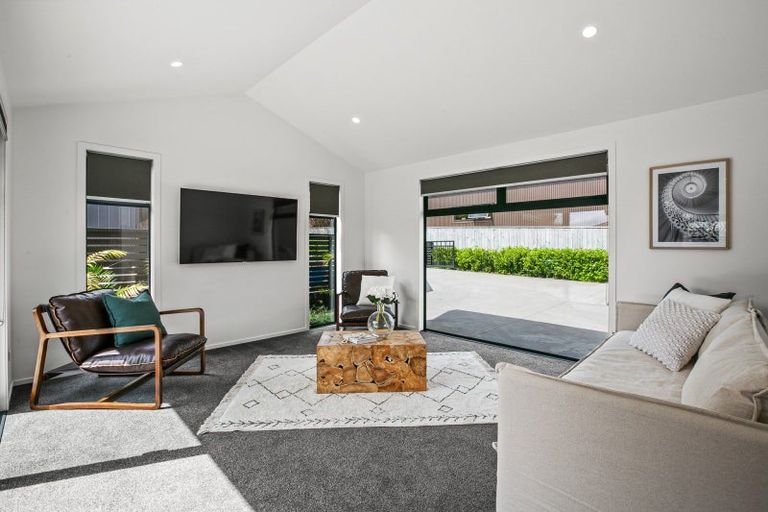 Photo of property in 11 Donnelly Street, Oakura, 4314