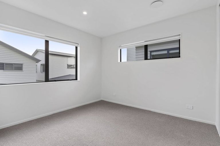 Photo of property in 18 Gosper Road, Takanini, 2112
