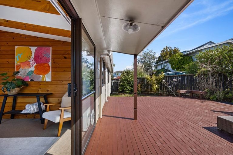 Photo of property in 5 Elizabeth Drive, West Harbour, Auckland, 0618