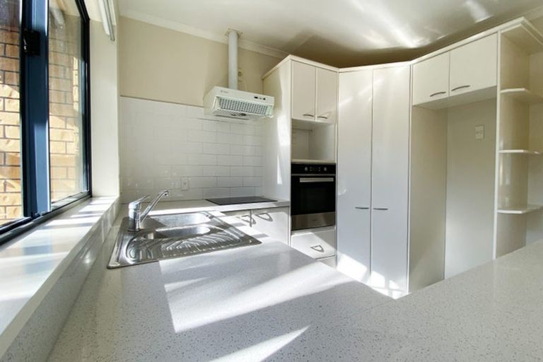 Photo of property in 1 Nephin Place, East Tamaki Heights, Auckland, 2016