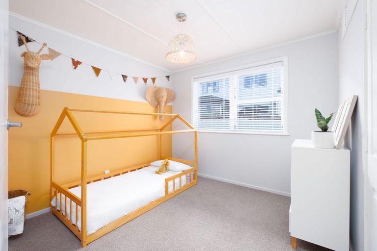 Photo of property in 8a Grande Vue Road, Papatoetoe, Auckland, 2025