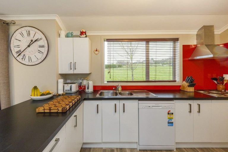 Photo of property in 12 Poplar Grove, Feilding, 4702