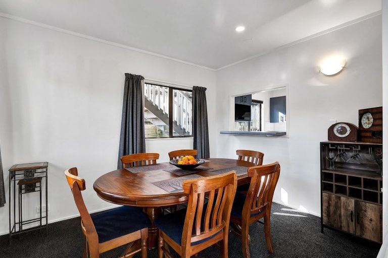 Photo of property in 92 Heta Road, Highlands Park, New Plymouth, 4312