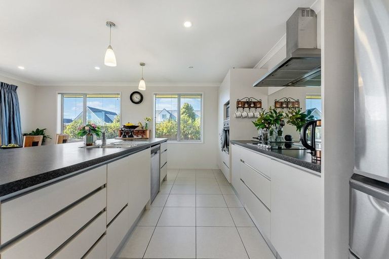 Photo of property in 1 Honeyfield Drive, Whalers Gate, New Plymouth, 4310