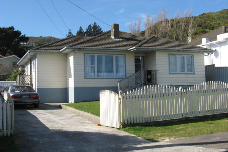 Photo of property in 19 Castlerea Street, Wainuiomata, Lower Hutt, 5014