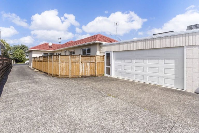 Photo of property in 1/137 Shakespeare Road, Milford, Auckland, 0620