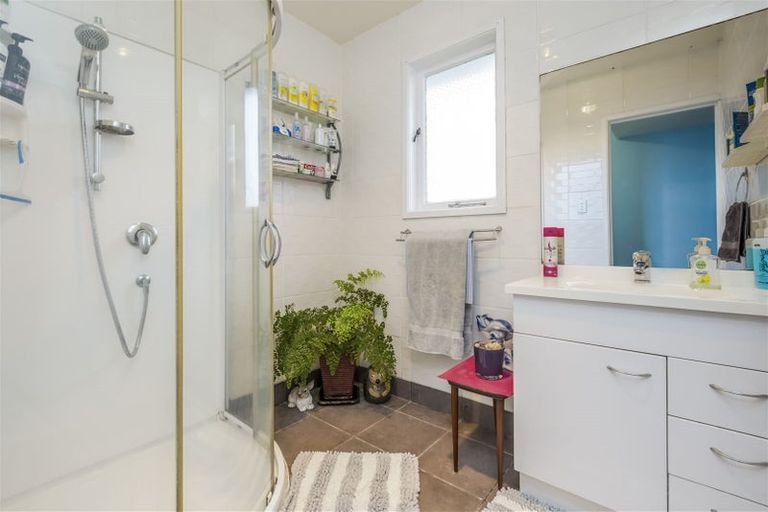 Photo of property in 12 Kerry Place, Papakura, 2110