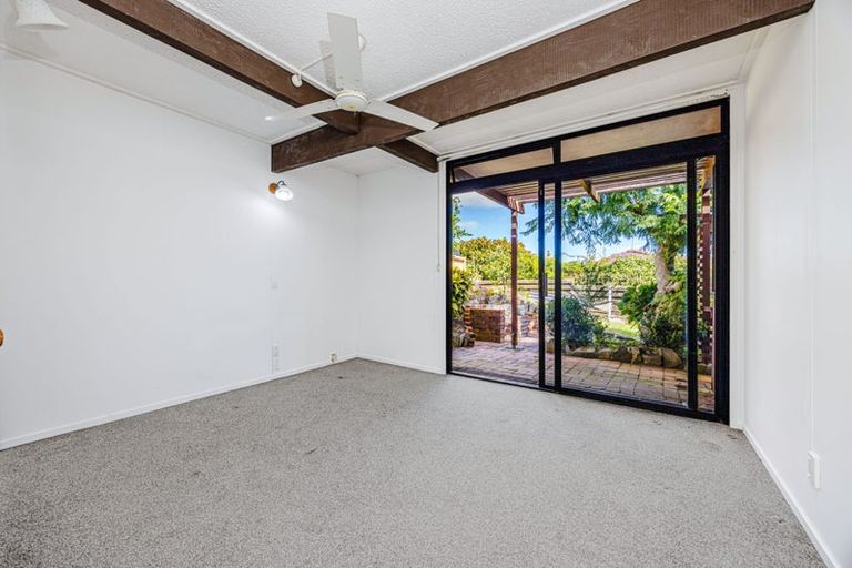 Photo of property in 57 Highland Park Drive, Highland Park, Auckland, 2010