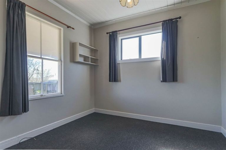 Photo of property in 43 Brookes Street, Inglewood, 4330