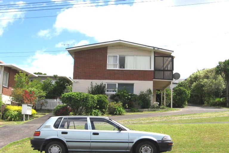 Photo of property in 1/6 Rangitoto Terrace, Milford, Auckland, 0620
