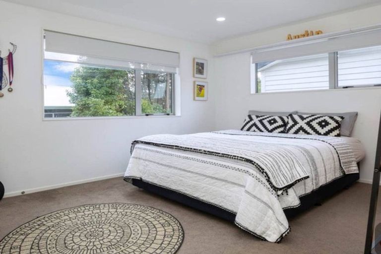 Photo of property in 20d Kaurilands Road, Titirangi, Auckland, 0604