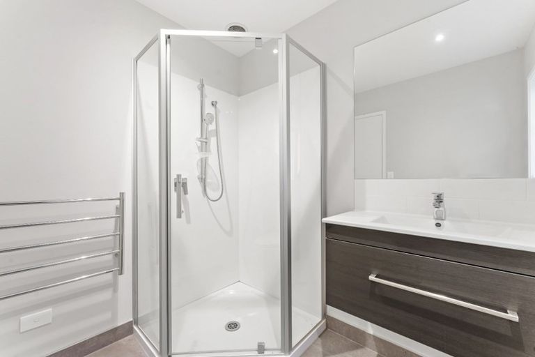 Photo of property in 6 Te Roera Place, Riverhead, 0820