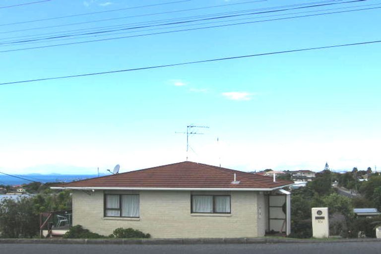 Photo of property in 1/31 Deep Creek Road, Waiake, Auckland, 0630