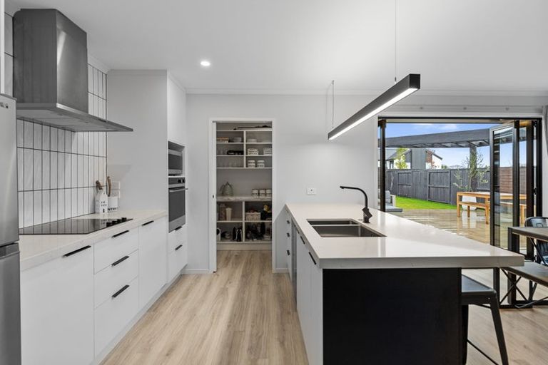 Photo of property in 37 Lockerbie Street, Morrinsville, 3300