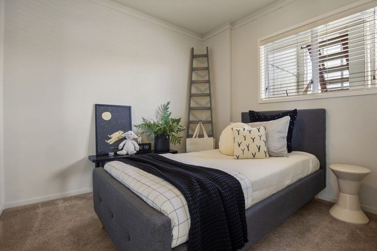 Photo of property in 2/103 Vauxhall Road, Narrow Neck, Auckland, 0624