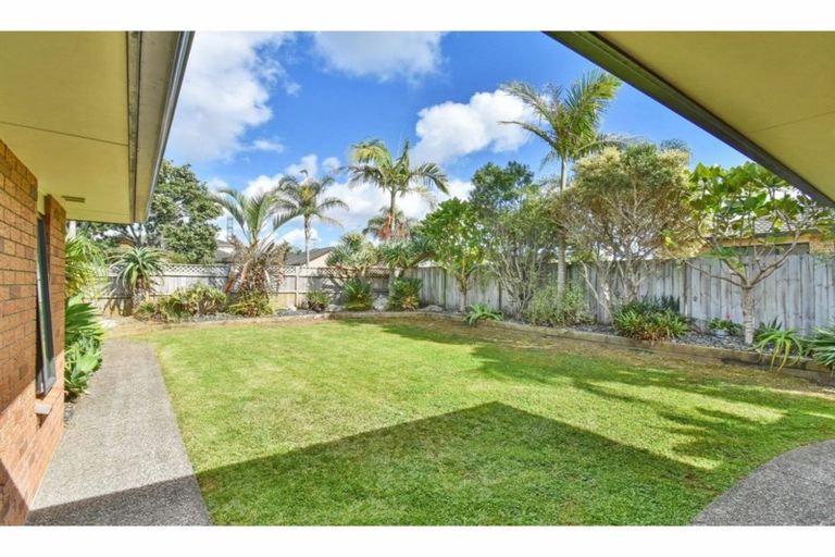 Photo of property in 26 Norm Pellow Drive, Manurewa, Auckland, 2105