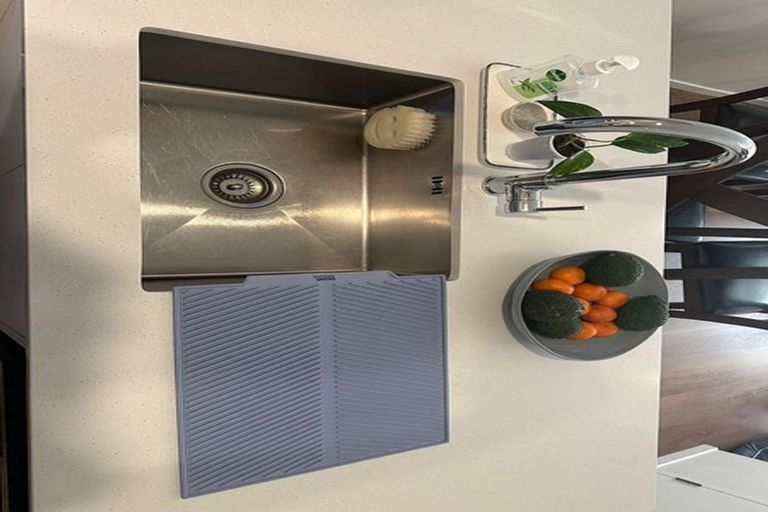 Photo of property in 2/327 Glengarry Road, Glen Eden, Auckland, 0602