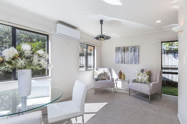 Photo of property in 2/9 Eastwood Rise, Browns Bay, Auckland, 0630