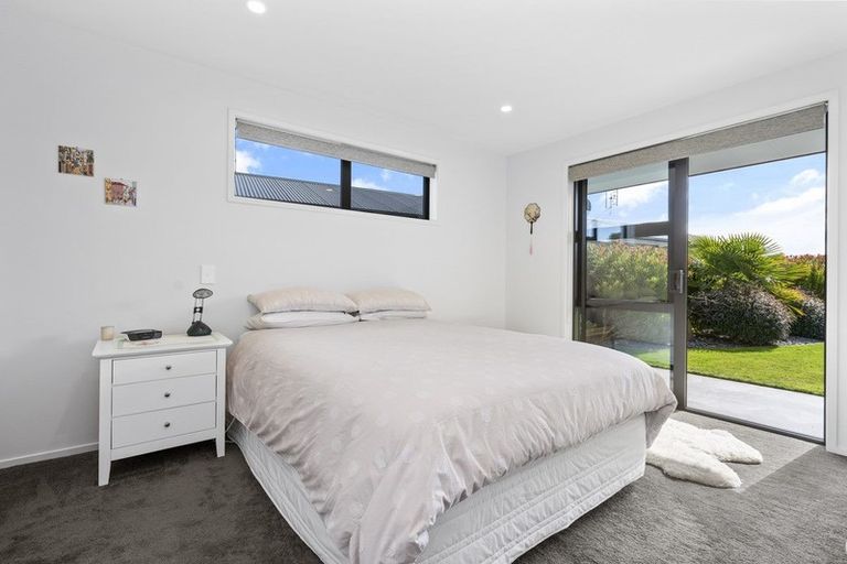 Photo of property in 2 Clifford Close, Leamington, Cambridge, 3432