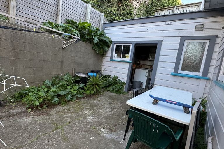 Photo of property in 14 Prince Street, Mount Victoria, Wellington, 6011