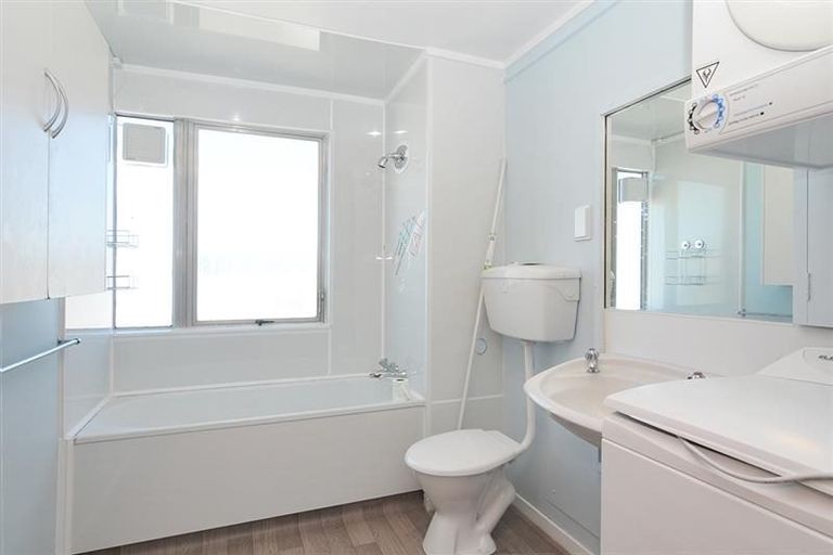 Photo of property in Iona Towers, 1102/140 Abel Smith Street, Te Aro, Wellington, 6011