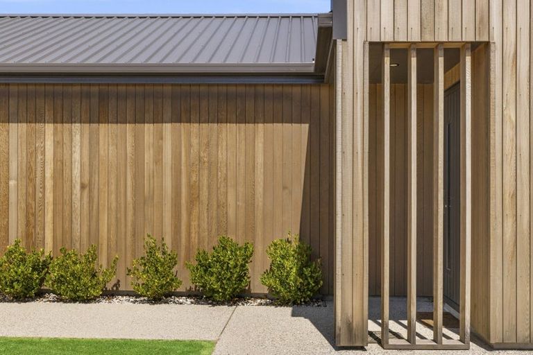 Photo of property in 5 Merivale Avenue, Wanaka, 9305