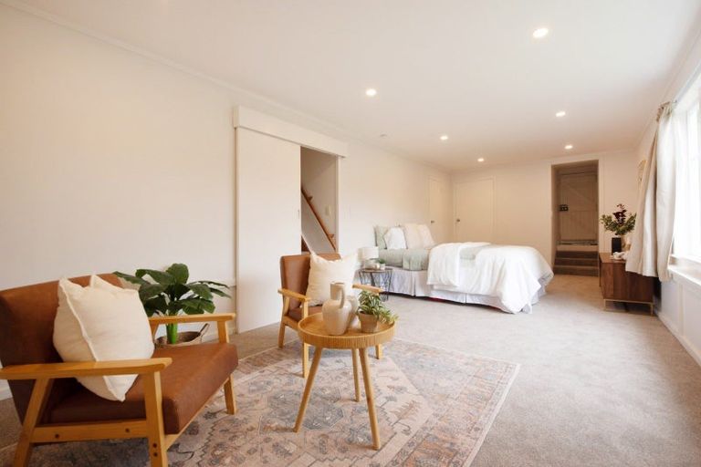 Photo of property in 135 Ruskin Road, Newlands, Wellington, 6037