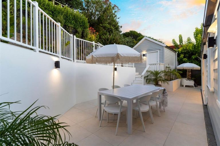 Photo of property in 3/92 Victoria Road, Devonport, Auckland, 0624