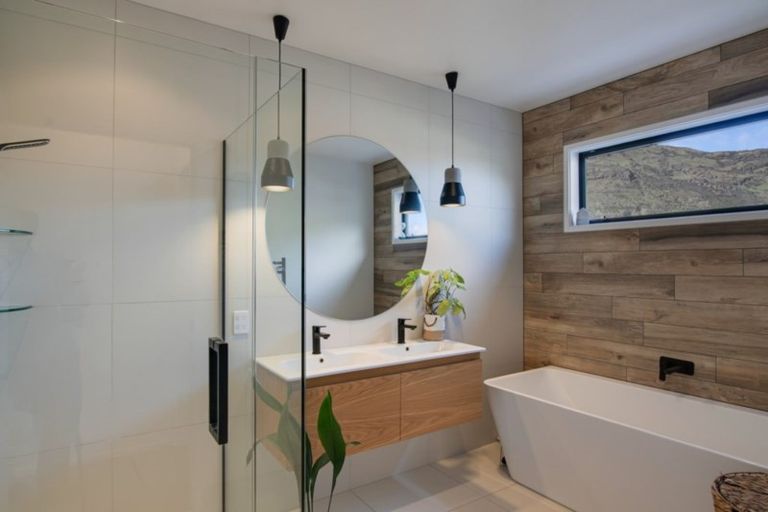 Photo of property in 6 Sandford Terrace, Lower Shotover, Queenstown, 9304