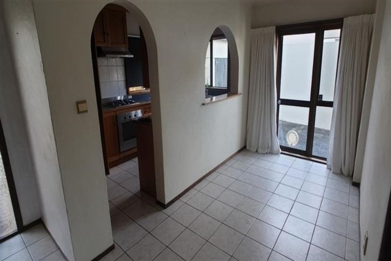 Photo of property in 6 Lilford Place, Half Moon Bay, Auckland, 2012