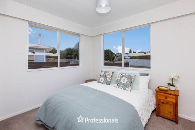 Photo of property in 5 Camden Road, Totara Park, Upper Hutt, 5018