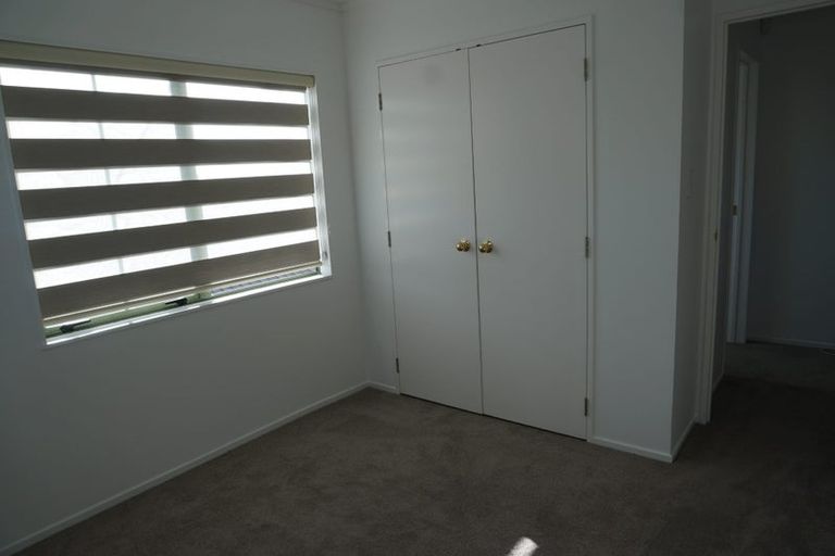 Photo of property in 1/70 Uxbridge Road, Mellons Bay, Auckland, 2014