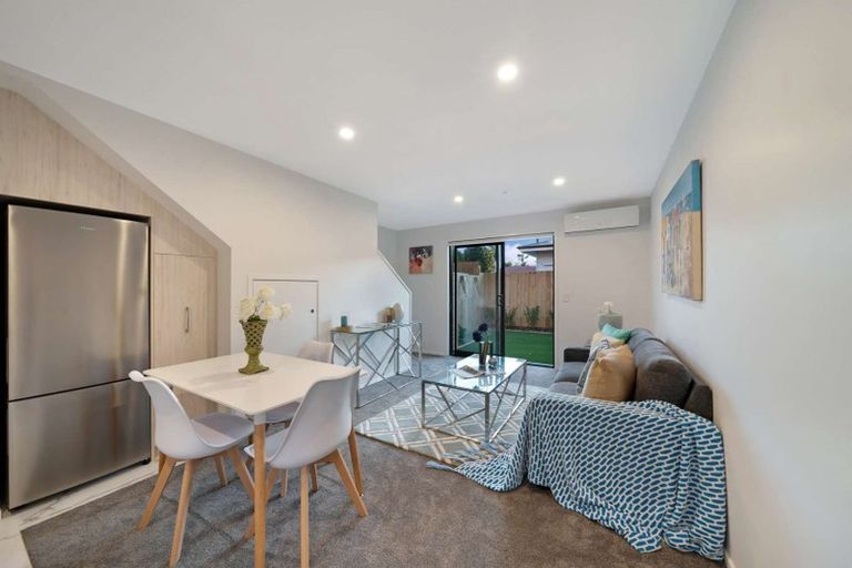 Photo of property in 5/10 Yeovil Road, Te Atatu Peninsula, Auckland, 0610