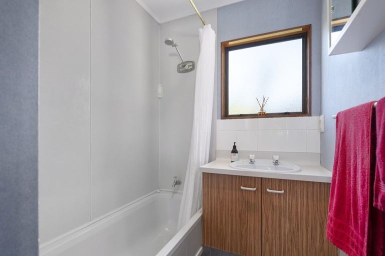 Photo of property in 94 Resolution Road, Welcome Bay, Tauranga, 3112