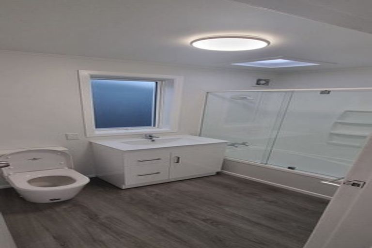 Photo of property in 5 Bay Drive, Titahi Bay, Porirua, 5022