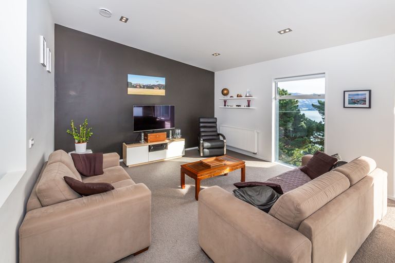 Photo of property in 10 Euan Sarginson Place, Diamond Harbour, Lyttelton, 8971