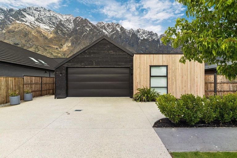 Photo of property in 12 Maize Street, Jacks Point, Queenstown, 9371