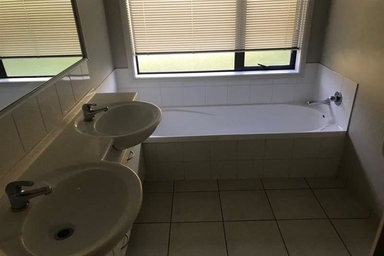 Photo of property in 20 Riverwood Boulevard, Redwood, Christchurch, 8051