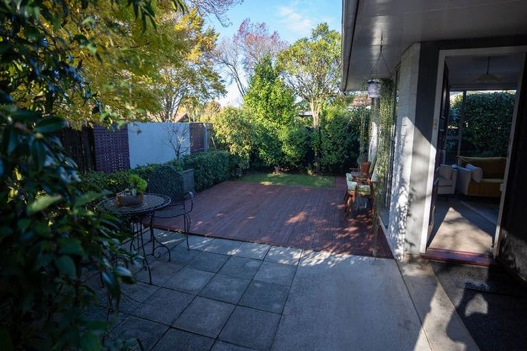 Photo of property in 35 Montclare Avenue, Avonhead, Christchurch, 8042