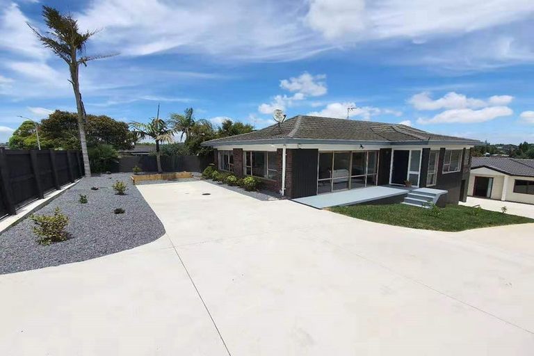 Photo of property in 71 Prince Regent Drive, Half Moon Bay, Auckland, 2012