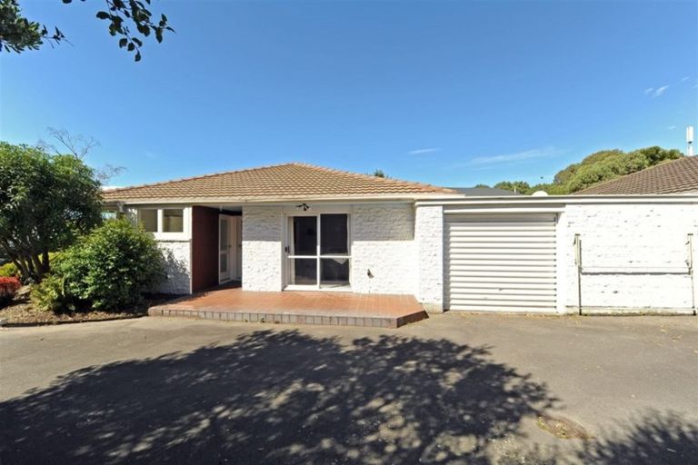 Photo of property in 1/4 Gothic Place, Ilam, Christchurch, 8041