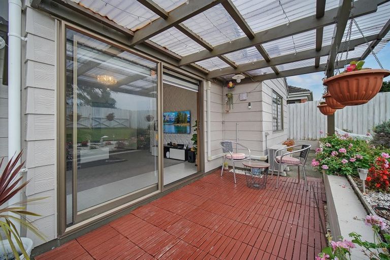 Photo of property in 1/8 Mcinnes Road, Weymouth, Auckland, 2103