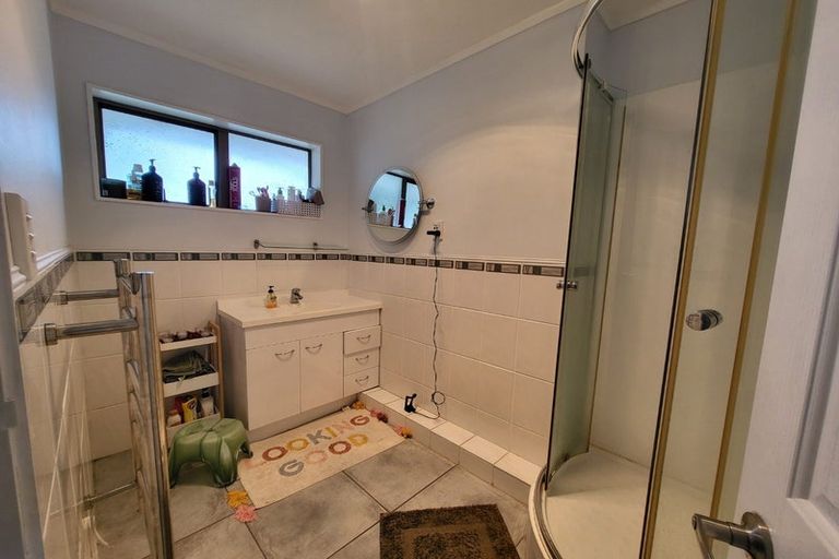 Photo of property in 2/22 Alfriston Road, Manurewa East, Auckland, 2102