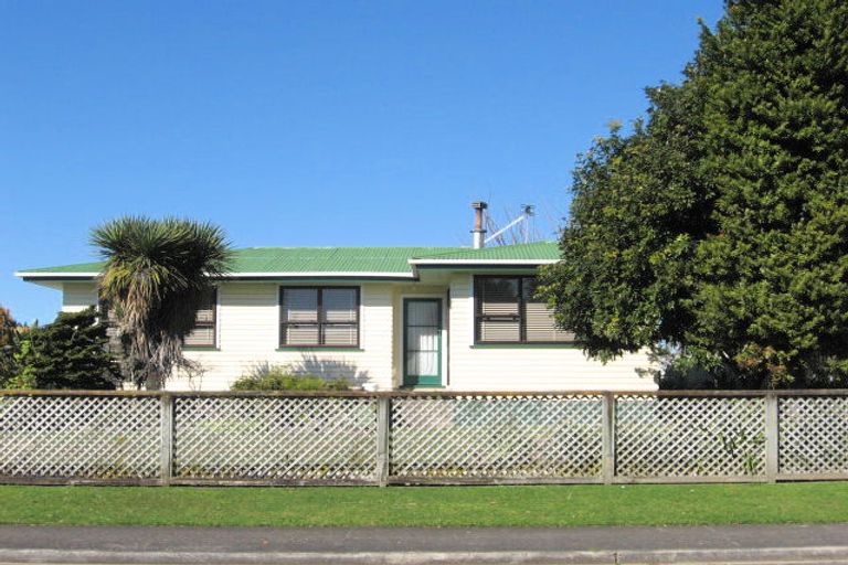 Photo of property in 16 Eastburn Street, Papakura, 2110