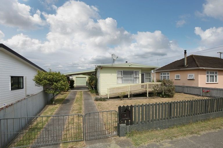 Photo of property in 20 Whyte Street, Foxton, 4814