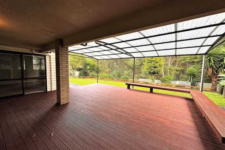Photo of property in 21 Springvale Drive, Fairview Heights, Auckland, 0632