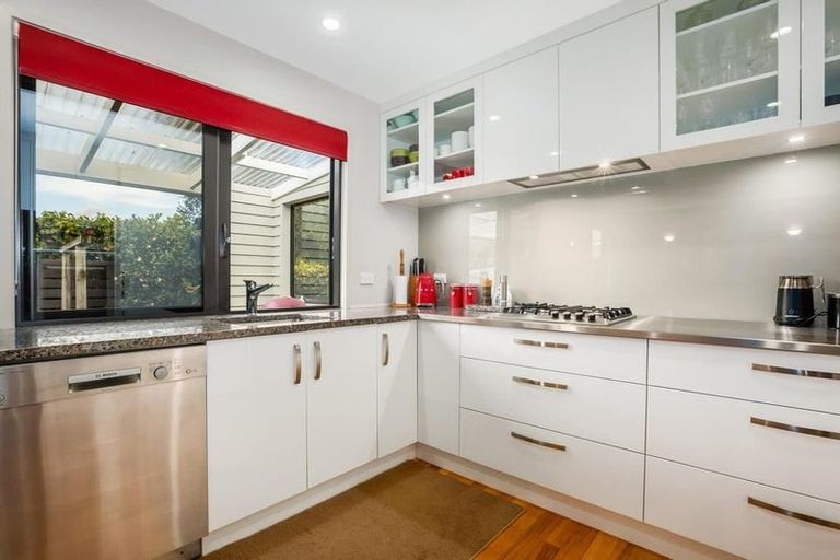 Photo of property in 10 Horopito Road, Waikanae, 5036