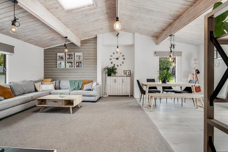 Photo of property in 24a Fairway Avenue, Red Beach, 0932